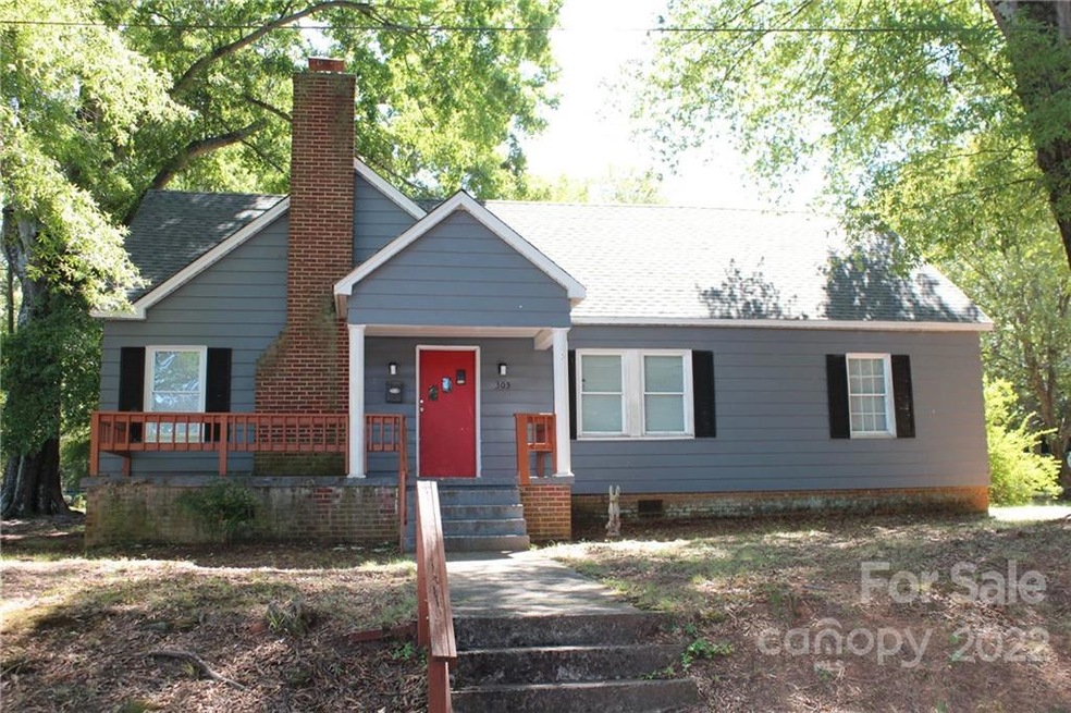 303 Armfield St, Statesville, NC 28677 - photo 1