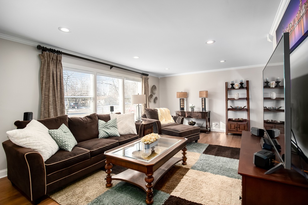 311 Cedarbrook Rd, Naperville, IL 60565 - photo 1