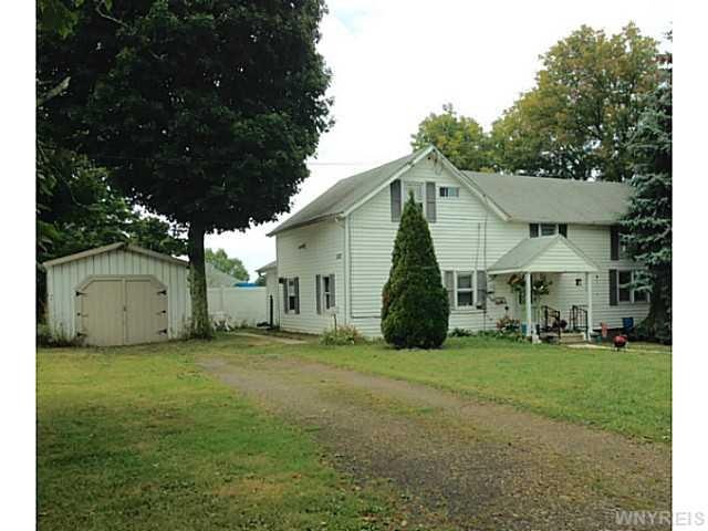 Exterior Front 1332 Brant N Collins Rd