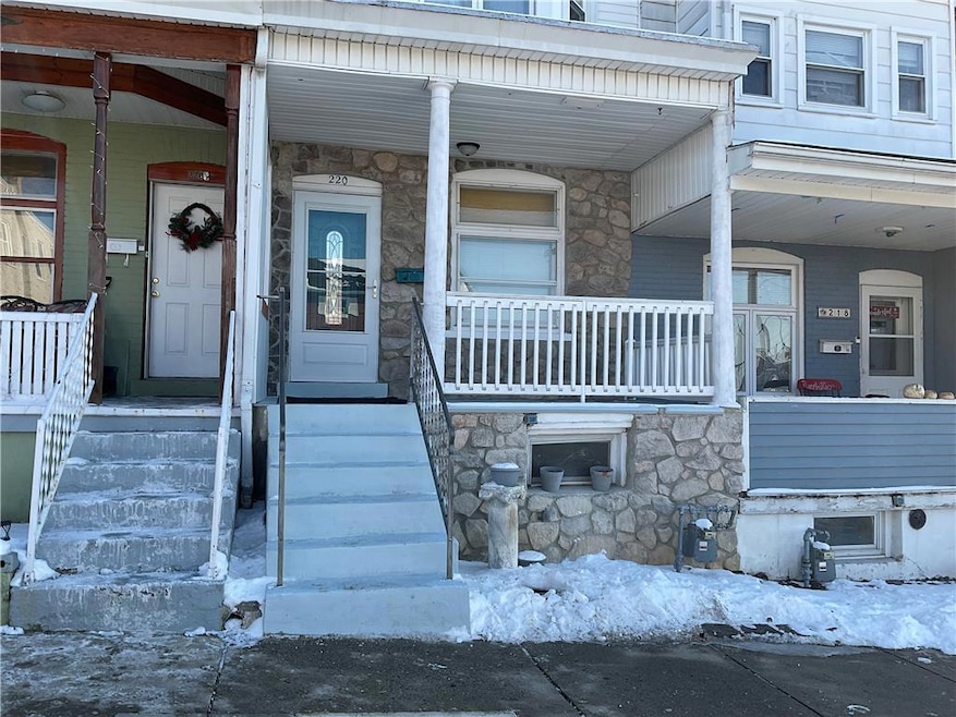 Welcome to 220 E Elm Street!