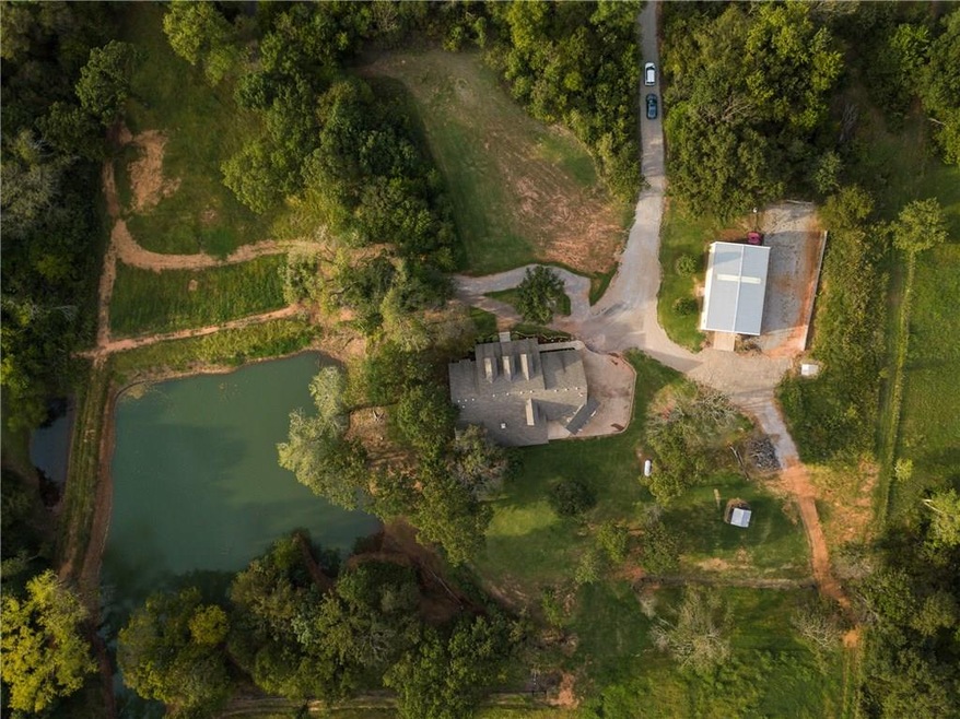 Gorgeous private pond!