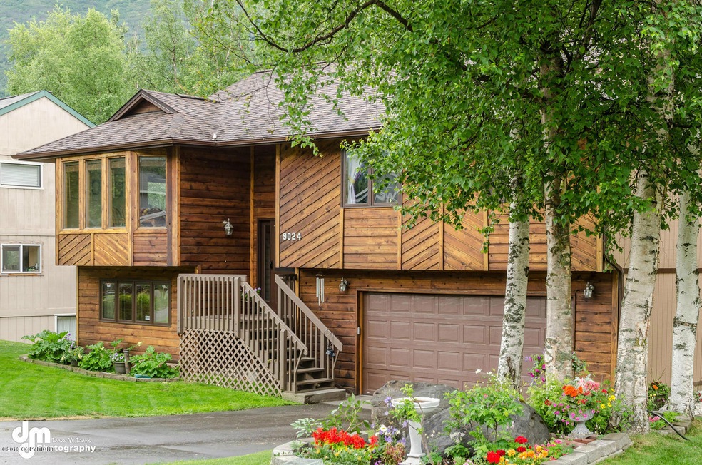 9024 W Parkview Terrace Loop-large-002-E