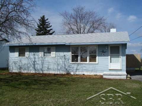 1432 S Airport Rd, Saginaw, MI 48601 - photo 1