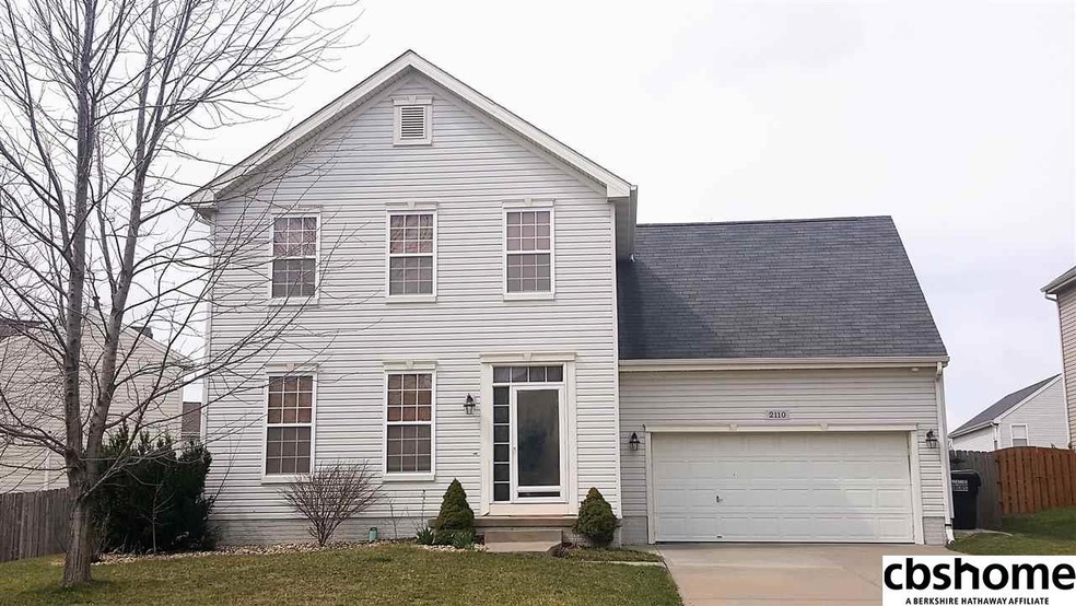2110 Lakewood Dr, Papillion, NE 68046 - photo 1