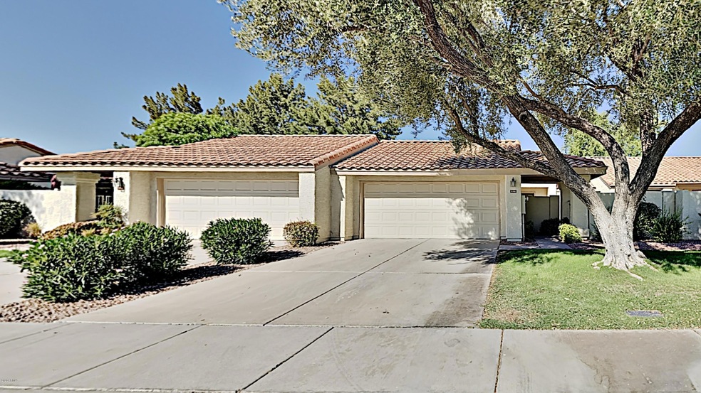 1086 E Mcnair Dr, Tempe, AZ 85283 - photo 1