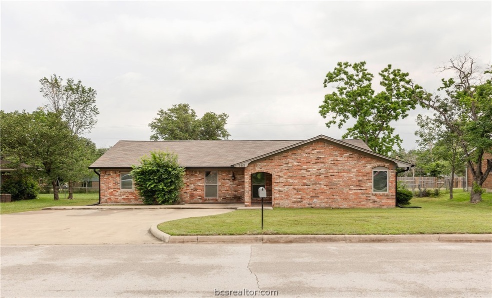 1401 Laura Ln unit CS, College Station, TX 77840 - photo 1