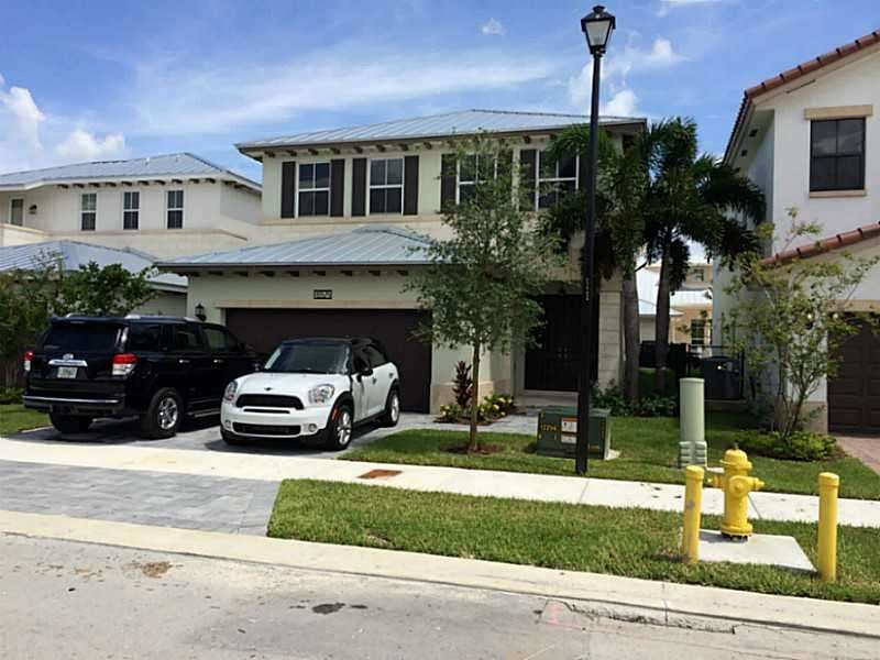 10575 NW 69th Terrace, Doral, FL 33178 - photo 1