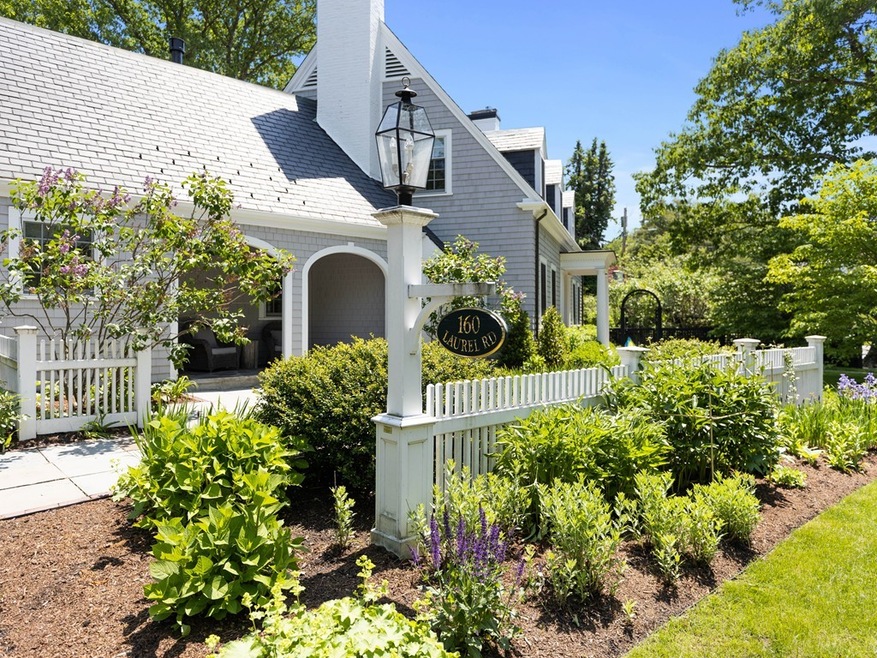 160 Laurel Rd, Chestnut Hill, MA 02467 - photo 1