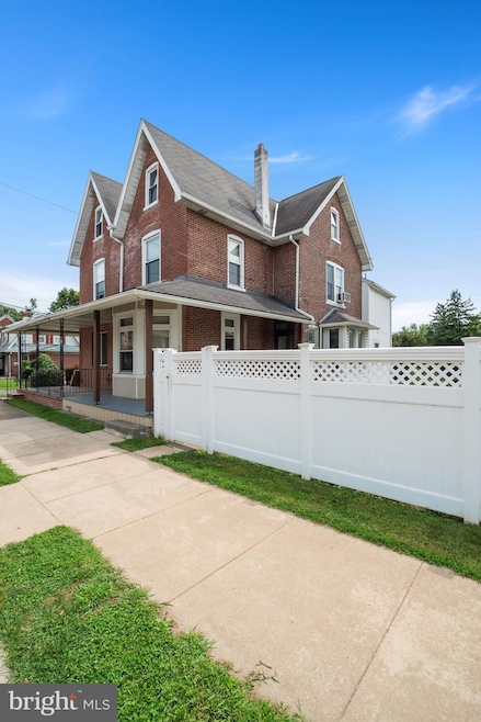 402 Bridge St, Spring City, PA 19475 - photo 1