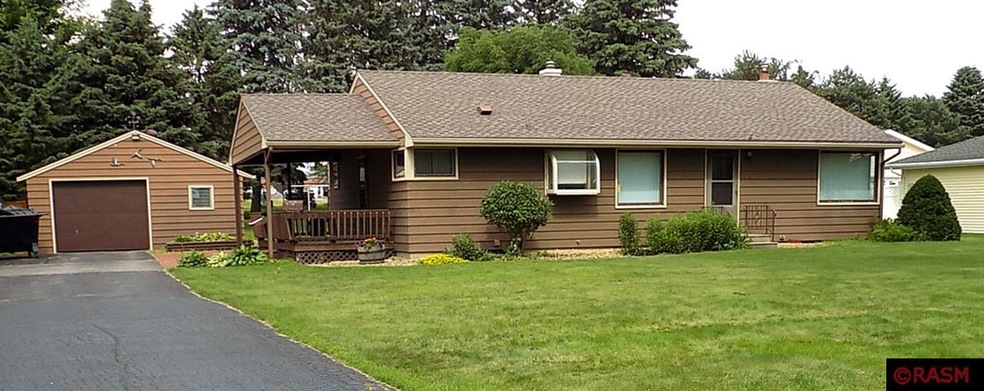 1906 N Garden St, New Ulm, MN 56073 - photo 1