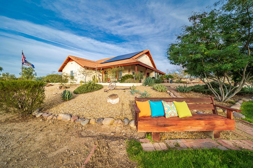 21195 W Moreton Way unit A, Wickenburg, AZ 85390 - photo 1