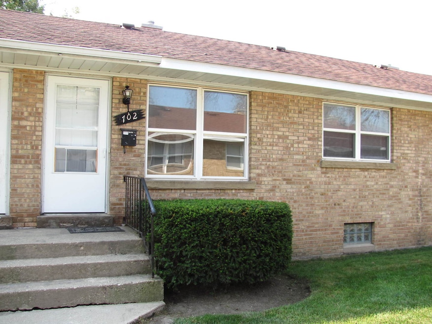 706 N Linden Ave unit 706, Waukegan, IL 60085 - photo 1