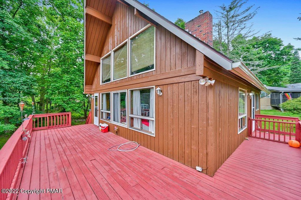 210 Stag Ct S, Bushkill, PA 18324 - photo 1