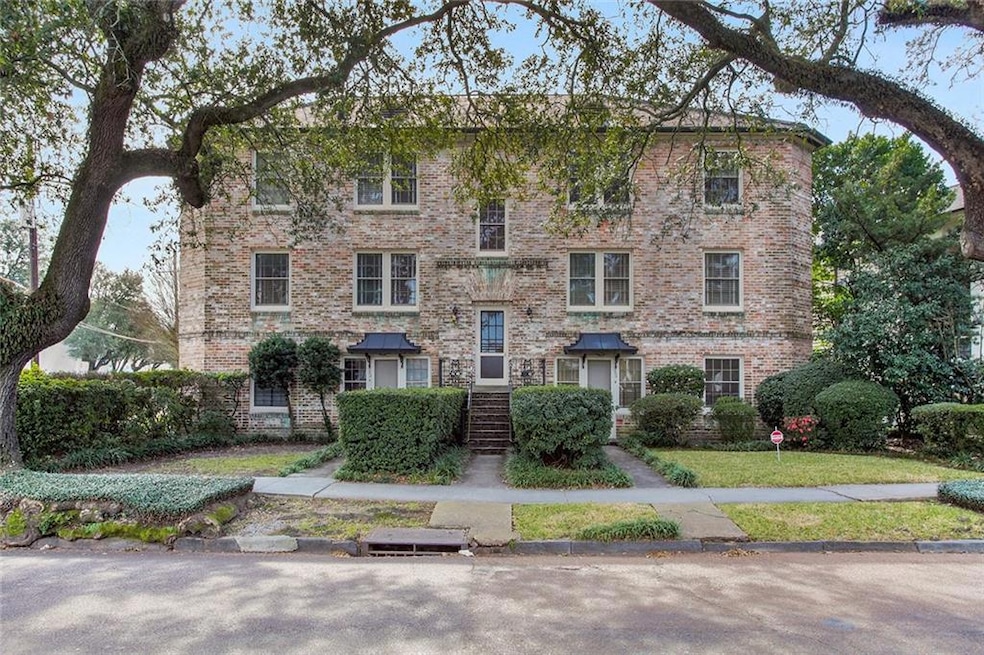 5406 Saint Charles Ave unit B, New Orleans, LA 70115 - photo 1