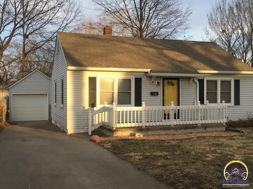 1124 SW Jane Ave, Topeka, KS 66604 - photo 1