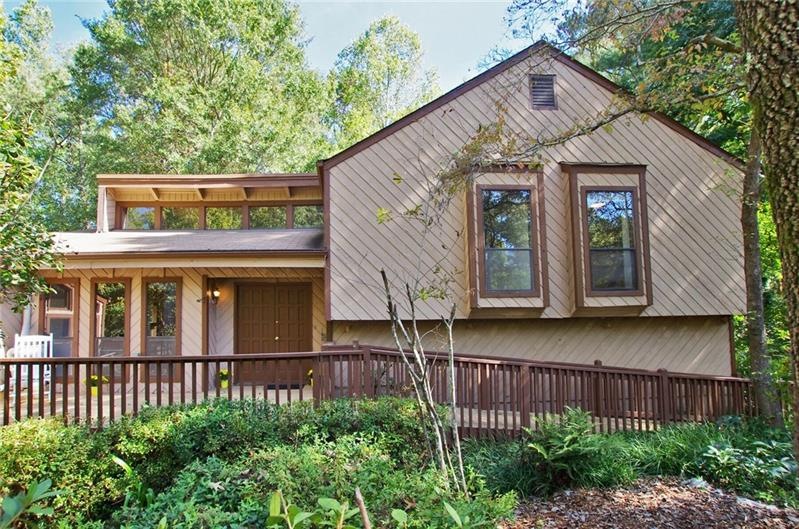 Walk into this Cedar Contemporary and Be Amazed at