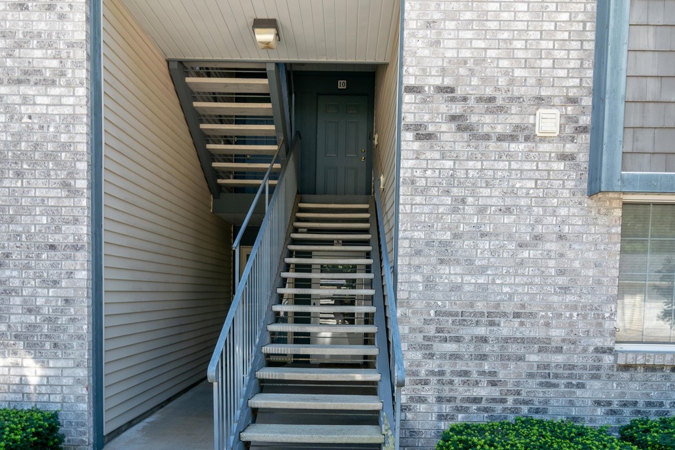 Woodland ridge condo-6