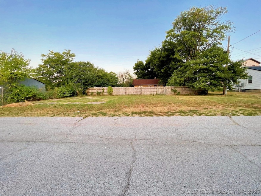 218 S College Ct, Tahlequah, OK 74464 - photo 1