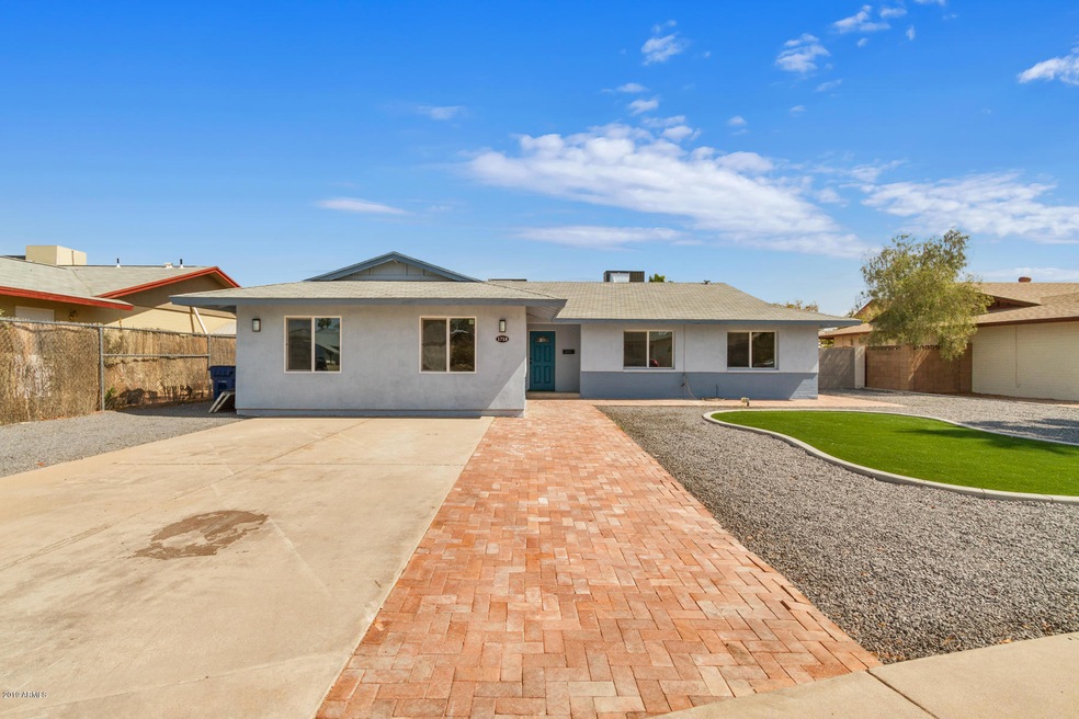 1718 E Pebble Beach Dr-0948