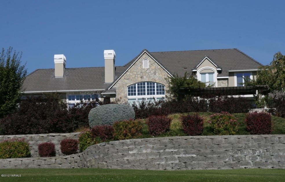 320 North 98th Avenue, Yakima