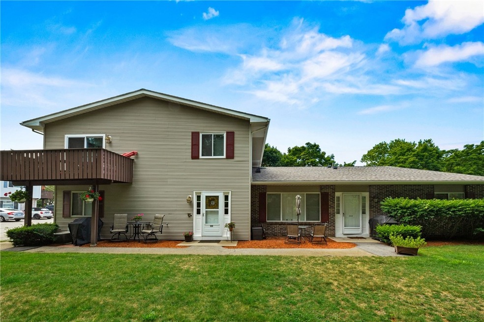 332 Chatham Cir, Warwick, RI 02886 - photo 1