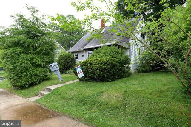 959 Kinwat Ave, Essex, MD 21221 - photo 1