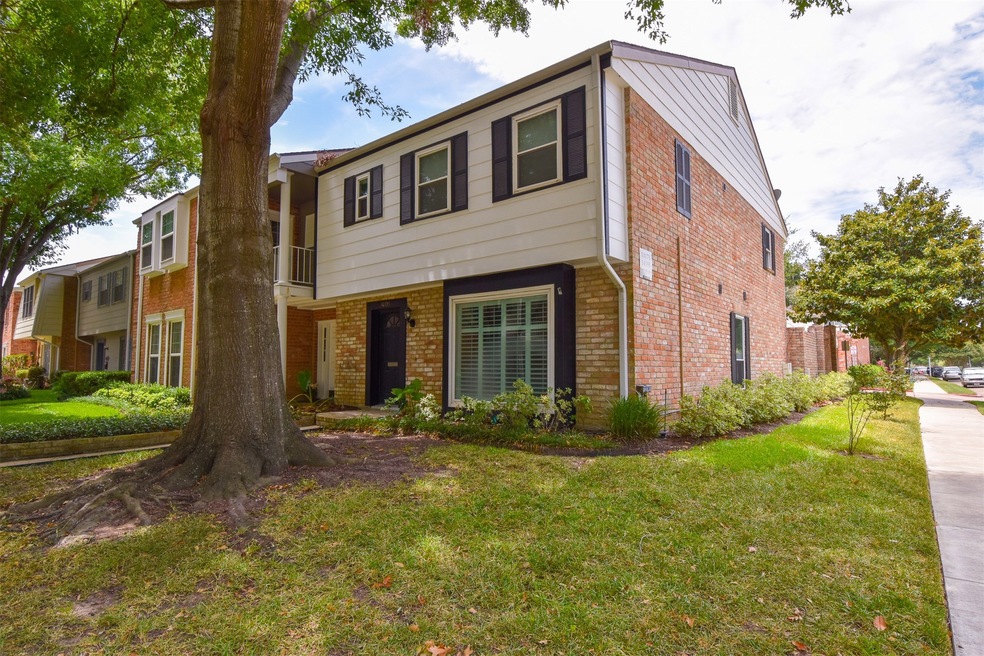 14195 Misty Meadow Ln, Houston, TX 77079 - photo 1