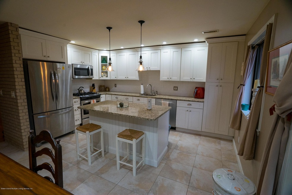 9 Pamela Ln unit 129, Staten Island, NY 10304 - photo 1