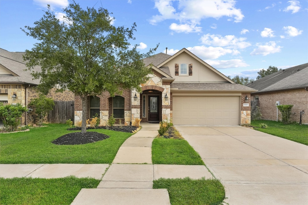 18118 Golden Falls Ln, Spring, TX 77379 - photo 1