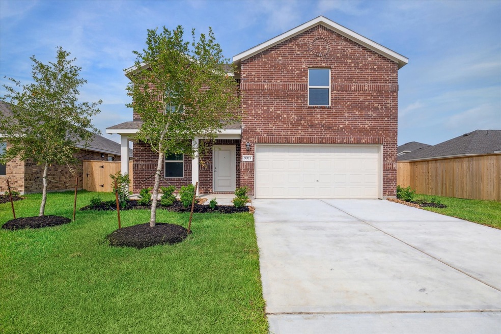 9923 Oakheath Bluff Dr, Baytown, TX 77521 - photo 1