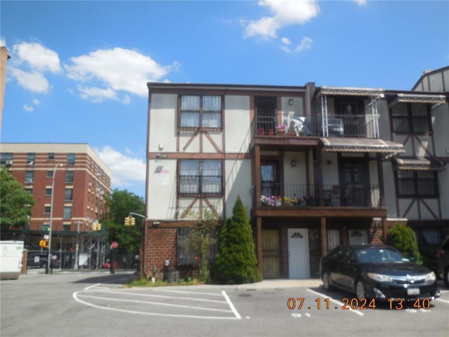 907 Prospect Ave unit B, Bronx, NY 10459 - photo 1