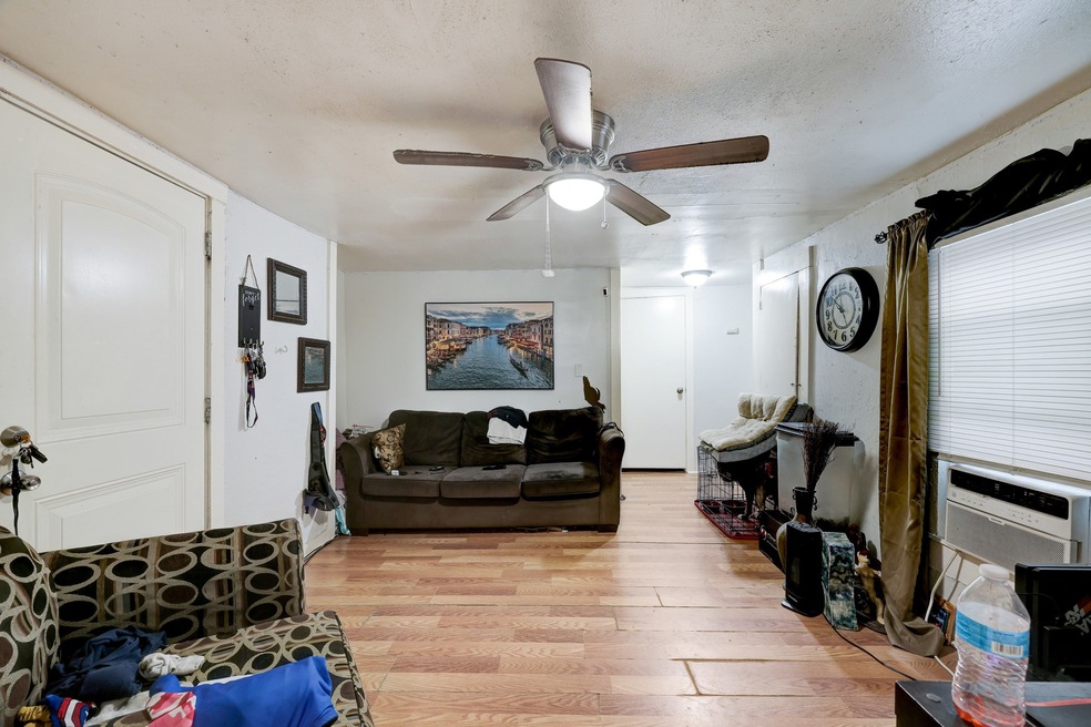 781 Ringold St, Houston, TX 77088 - photo 1