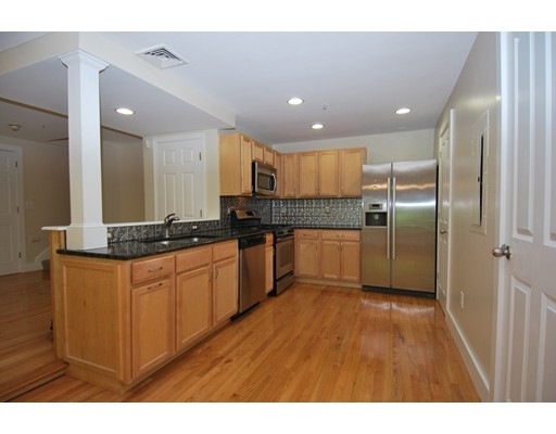 4 Mechanic St unit 4, Merrimac, MA 01860 - photo 1