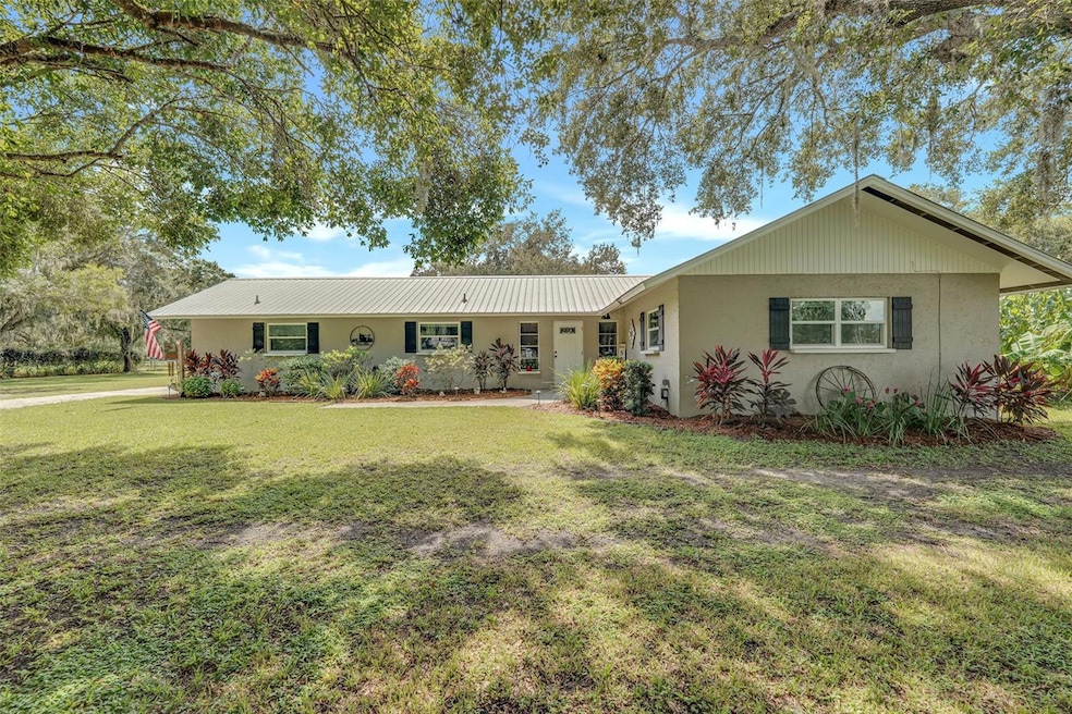 1133 Crescent Ave, Labelle, FL 33935 - photo 1