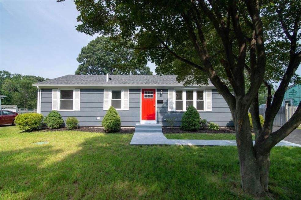 79 Palace Ave, Warwick, RI 02886 - photo 1