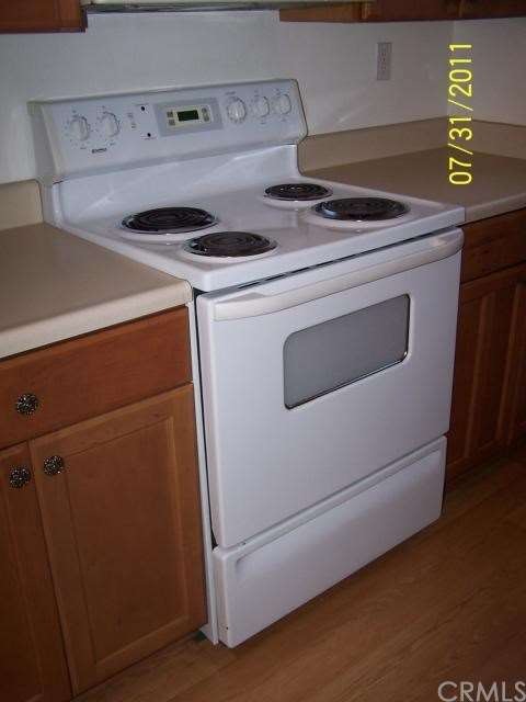 Nice laminate floors, newer cabinets and clean app