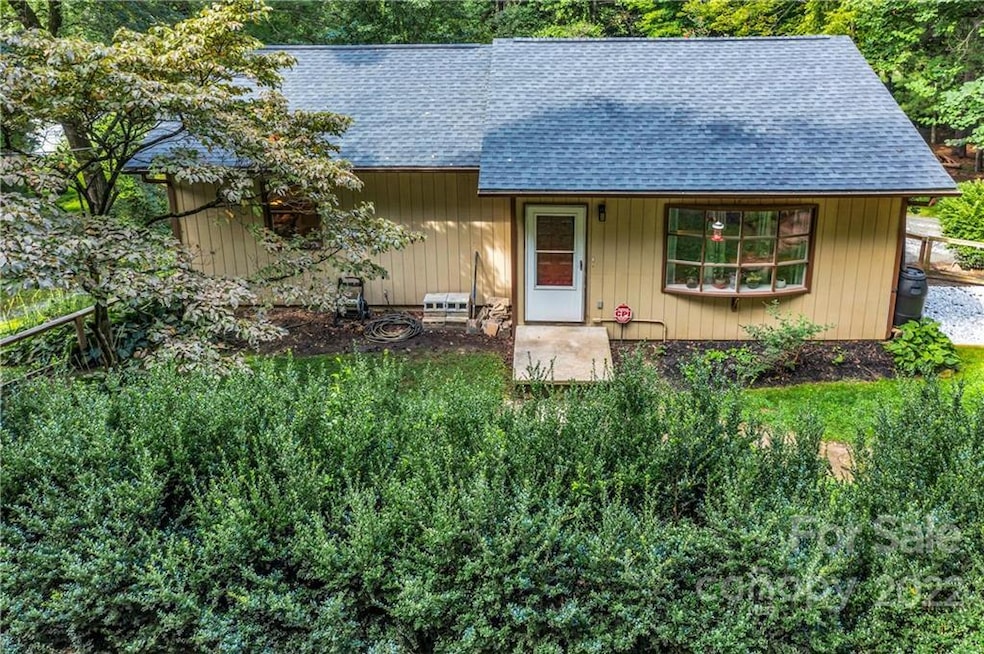 245 Gypsy Ln, Hendersonville, NC 28792 - photo 1