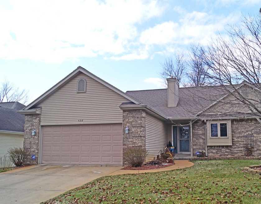 438 White Pine Blvd unit 42, Lansing, MI 48917 - photo 1