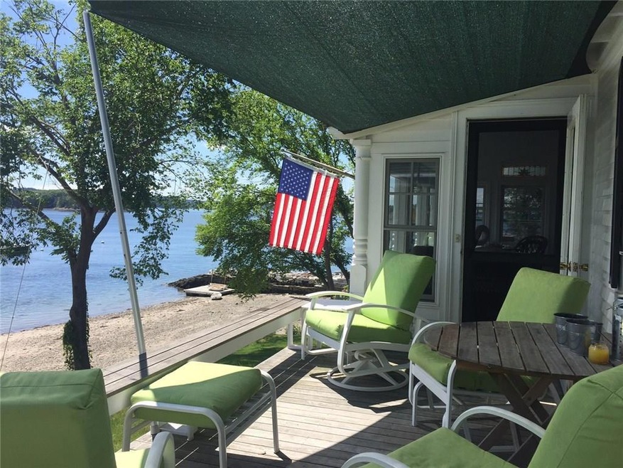 Seaside charming year round cottage...