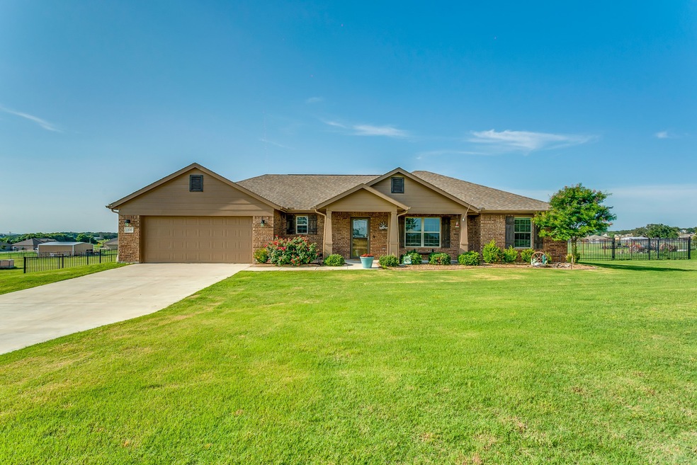 166 Springwood Ranch Loop, Springtown, TX 76082 - photo 1
