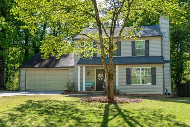 10370 Rillridge Ct, Alpharetta, GA 30022 - photo 1