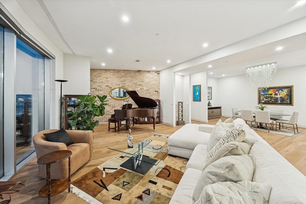 Cosmopolitan Condos unit 802, Houston, TX 77056 - photo 1