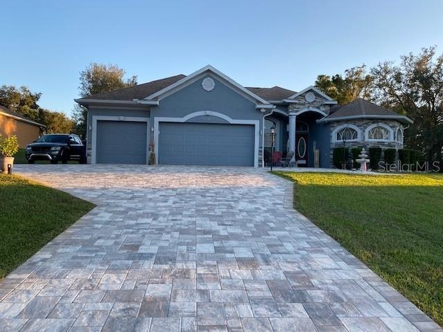 Welcome Home to this grand entrance!