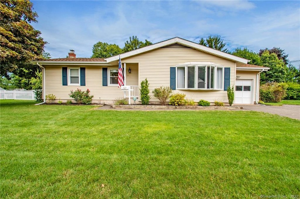 53 Tracy Dr, Manchester, CT 06042 - photo 1