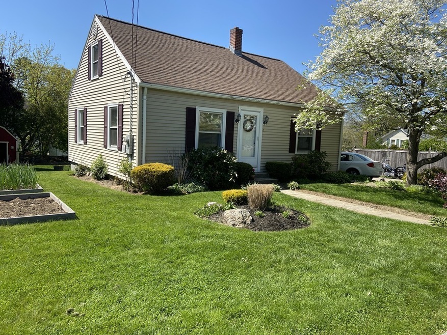 4 Farnum St, South Grafton, MA 01560 - photo 1