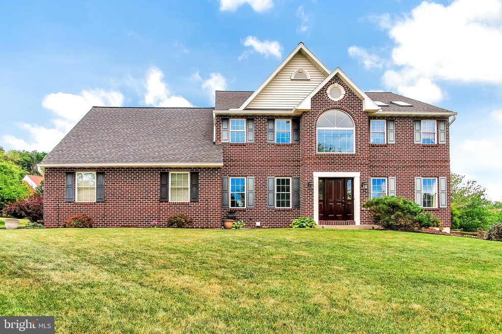 27 Mulligan Dr, Reading, PA 19606 - photo 1