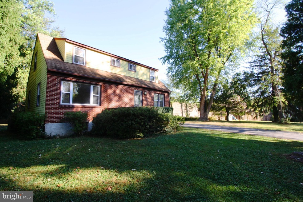 1708 Wayne Ave, Parkville, MD 21234 - photo 1