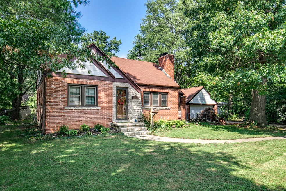 RE_1919 E Monroe-1