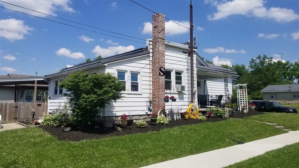 239 E Race St unit Portland, Portland, IN 47371 - photo 1