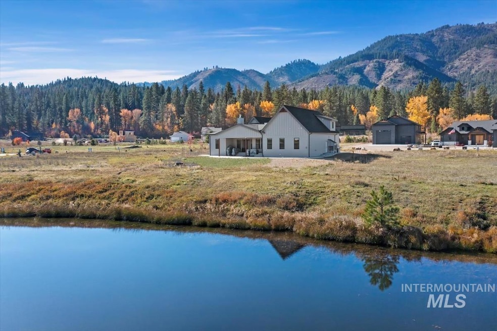 For Sale $1,048,000 • Co-Listing Agent